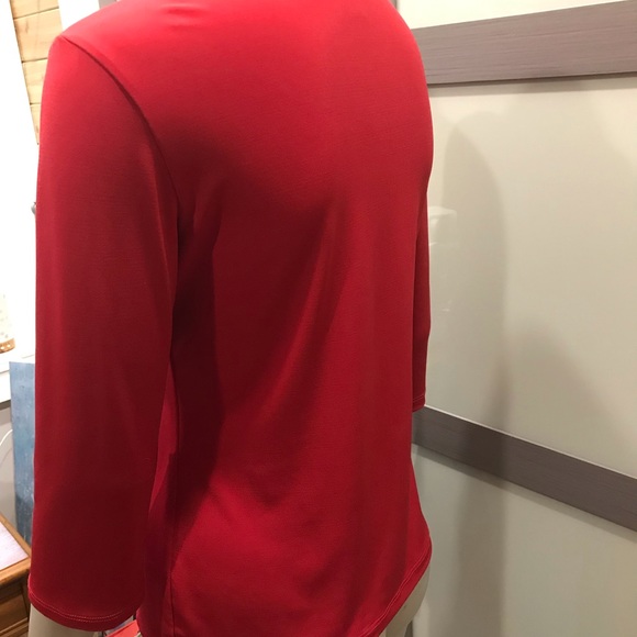 Red classic top wrinkle resist - Picture 3 of 4